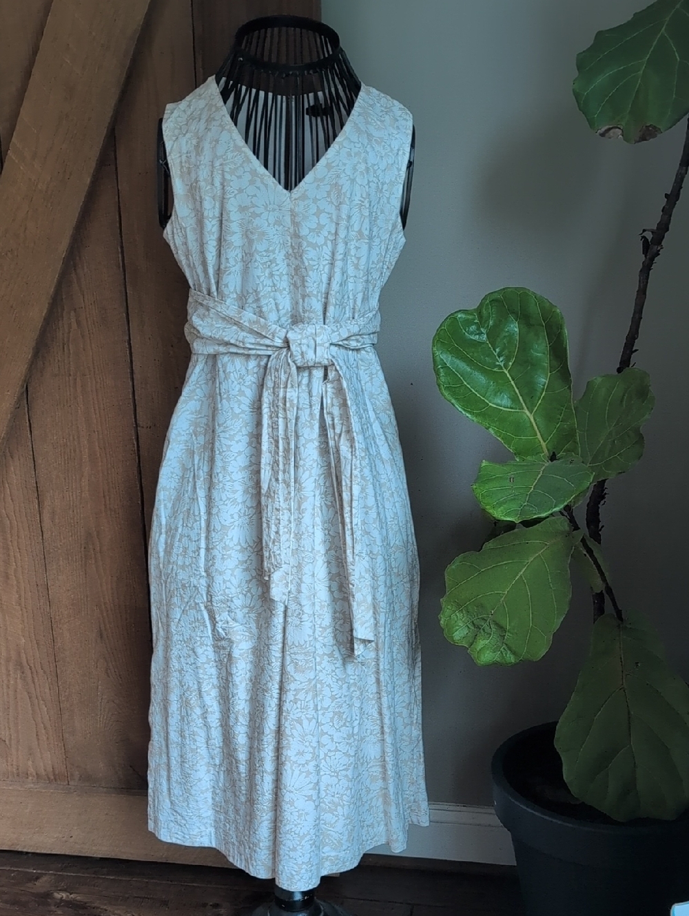 Ann Taylor Factory Cream Floral V-Neck Tie-Waist Midi Dress